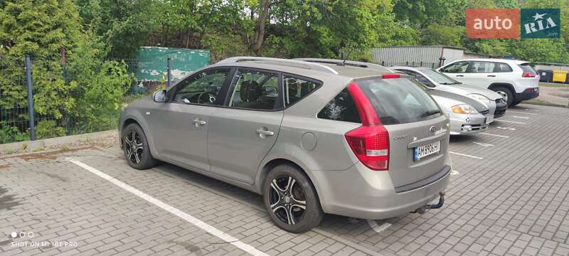 Універсал Kia Ceed 2011 в Житомирі