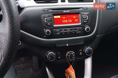 Хэтчбек Kia Ceed 2012 в 