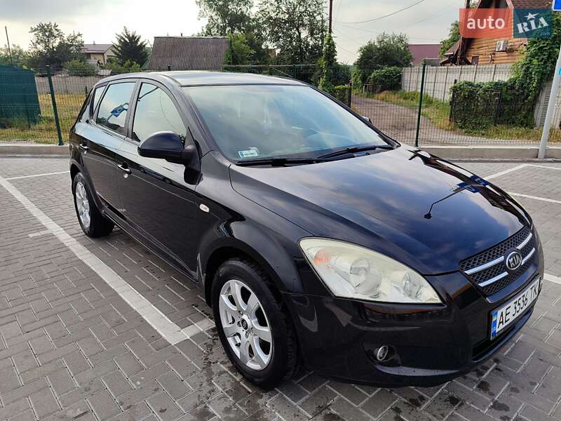 Хэтчбек Kia Ceed 2008 в Днепре