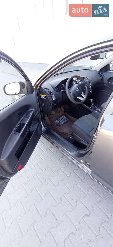 Універсал Kia Ceed 2009 в Нововолинську фото 12 Універсал Kia Ceed 2009 в Нововолинську