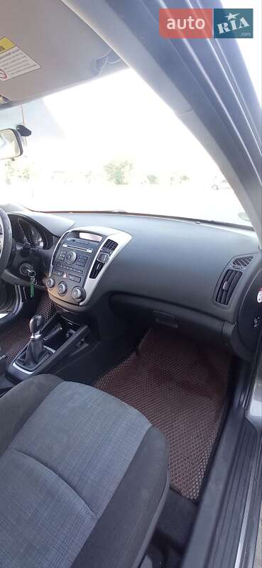 Універсал Kia Ceed 2009 в Нововолинську фото 21 Універсал Kia Ceed 2009 в Нововолинську