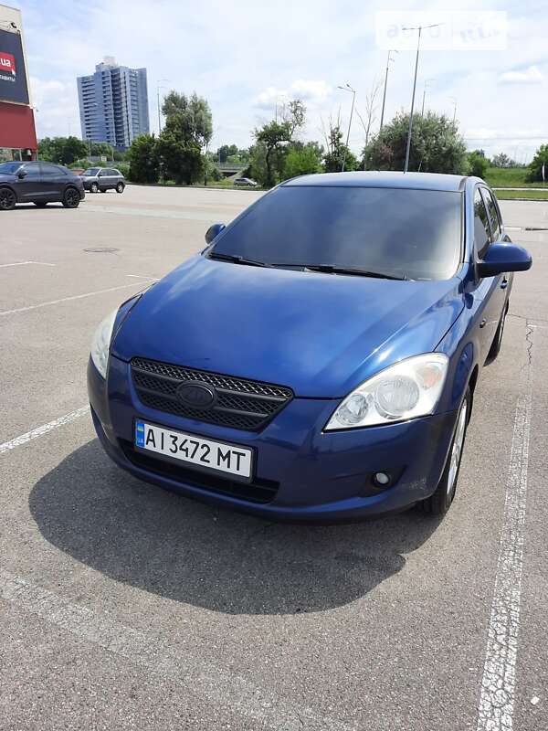 Хэтчбек Kia Ceed 2008 в Киеве