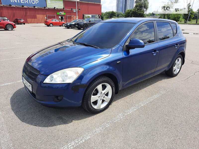 Хэтчбек Kia Ceed 2008 в Киеве