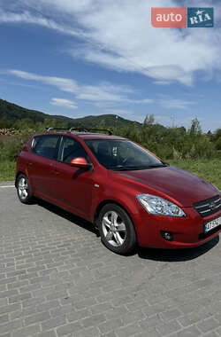 Хэтчбек Kia Ceed 2007 в Выгоде