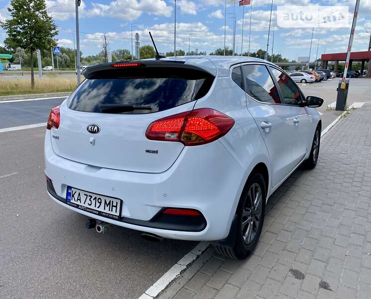 Хэтчбек Kia Ceed 2012 в Киеве