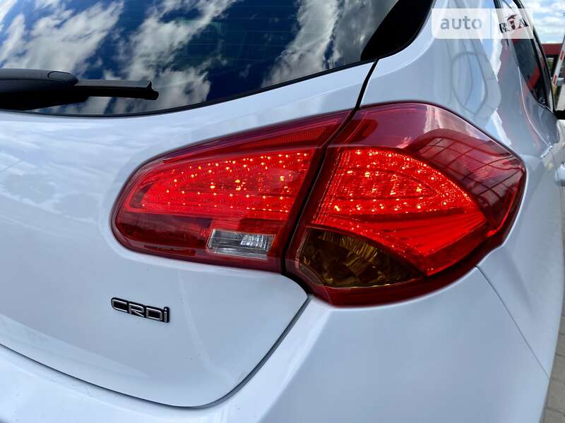 Хэтчбек Kia Ceed 2012 в Киеве
