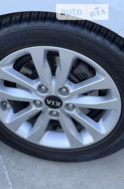 Хэтчбек Kia Ceed 2017 в 