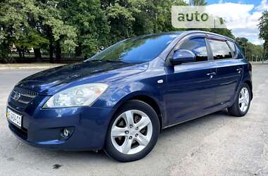 Хэтчбек Kia Ceed 2008 в Днепре