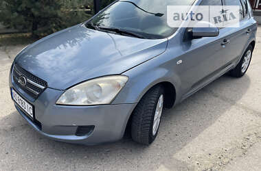 Хетчбек Kia Ceed 2007 в Ужгороді