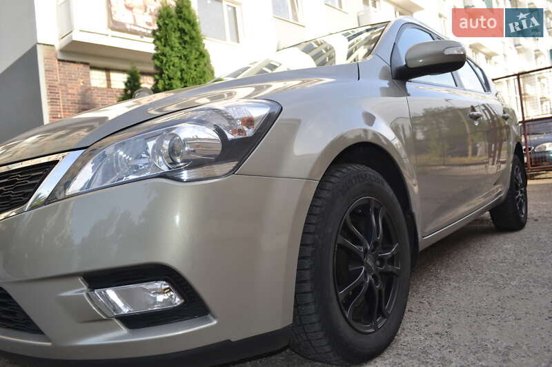 Універсал Kia Ceed 2010 в Долинській