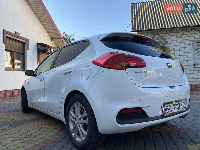Хэтчбек Kia Ceed 2012 в Старом Самборе