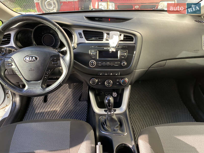 Хэтчбек Kia Ceed 2012 в Старом Самборе