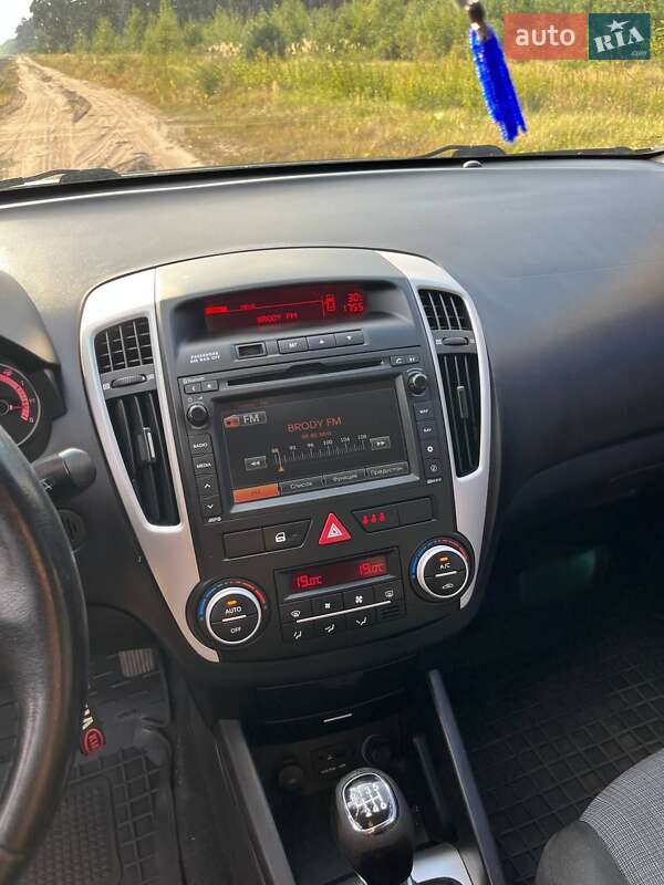 Универсал Kia Ceed 2010 в Радивилове