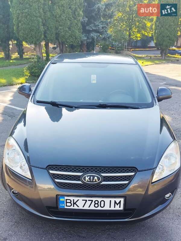 Хэтчбек Kia Ceed 2007 в Ровно