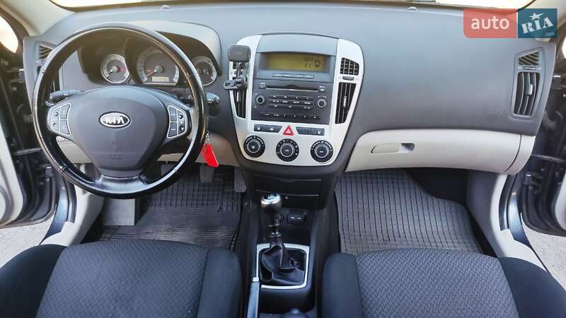 Хэтчбек Kia Ceed 2007 в Ровно