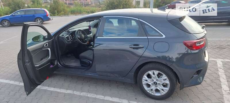 Хэтчбек Kia Ceed 2023 в Львове