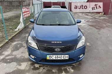 Хэтчбек Kia Ceed 2010 в Буске