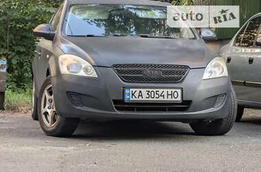 Хэтчбек Kia Ceed 2008 в Киеве