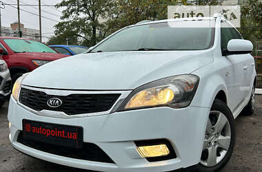 Универсал Kia Ceed 2011 в Сумах