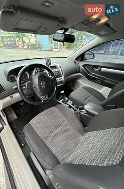 Хэтчбек Kia Ceed 2008 в 