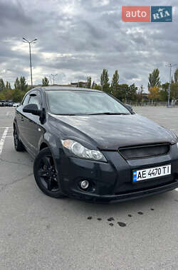 Хэтчбек Kia Ceed 2008 в 