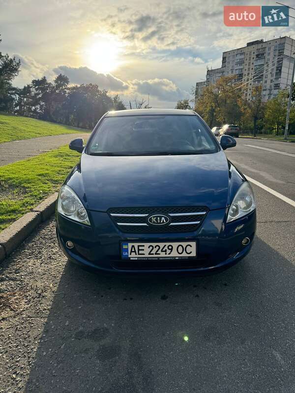 Хэтчбек Kia Ceed 2007 в Киеве