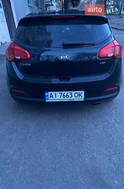 Хэтчбек Kia Ceed 2012 в 