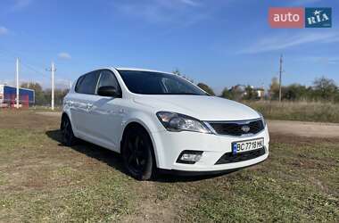 Хэтчбек Kia Ceed 2011 в Львове