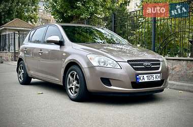 Хетчбек Kia Ceed 2008 в Києві