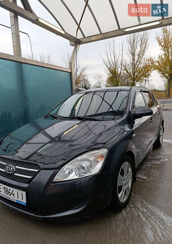 Хетчбек Kia Ceed 2007 в Кам'янському