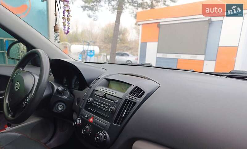 Хетчбек Kia Ceed 2007 в Кам'янському