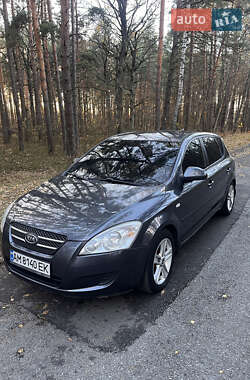 Хэтчбек Kia Ceed 2008 в Житомире