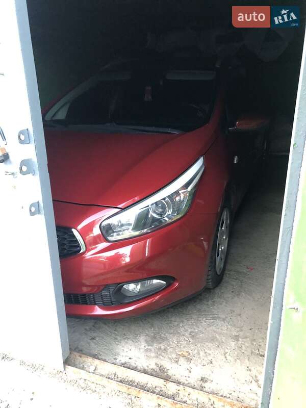 Универсал Kia Ceed 2012 в Ивано-Франковске