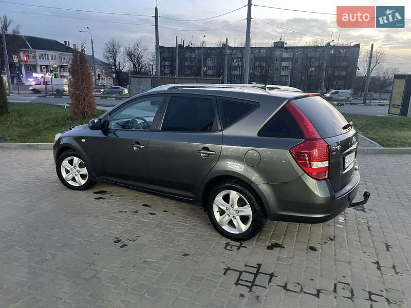 Універсал Kia Ceed 2011 в Харкові