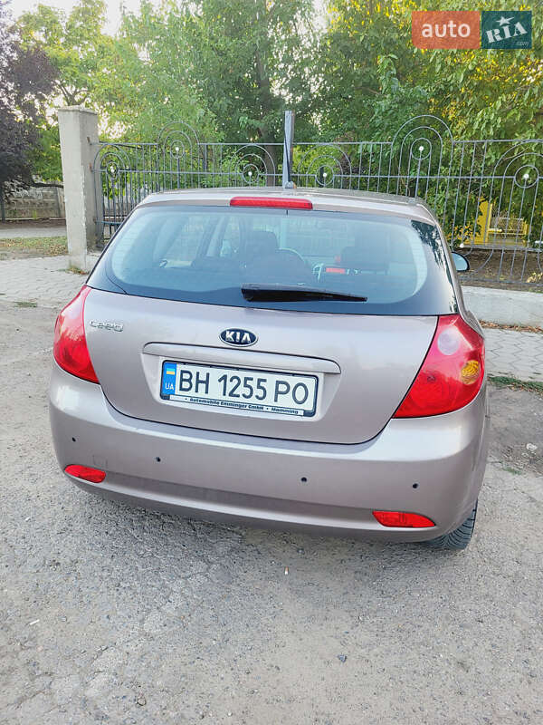 Хэтчбек Kia Ceed 2007 в Раздельной фото 4 Хэтчбек Kia Ceed 2007 в Раздельной