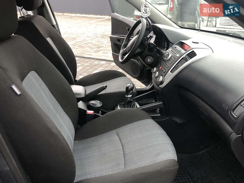 Універсал Kia Ceed 2012 в Рівному