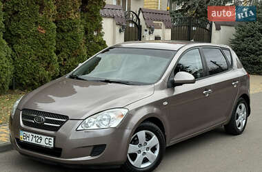 Хэтчбек Kia Ceed 2008 в Одессе