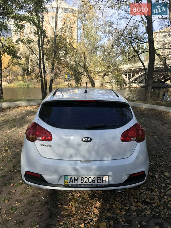 Хэтчбек Kia Ceed 2012 в Киеве
