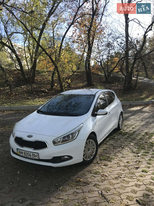 Хэтчбек Kia Ceed 2012 в Киеве