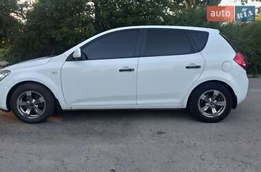 Хэтчбек Kia Ceed 2008 в Киеве