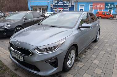 Хэтчбек Kia Ceed 2019 в Ужгороде