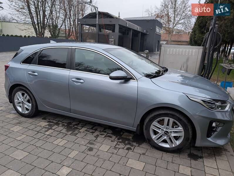 Хэтчбек Kia Ceed 2019 в Ужгороде