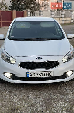 Хэтчбек Kia Ceed 2014 в Виноградове