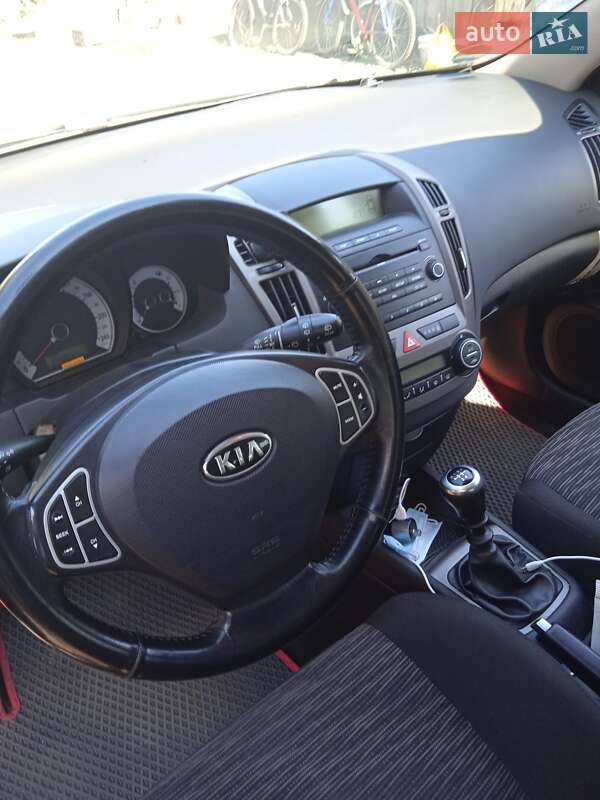 Универсал Kia Ceed 2009 в Киеве