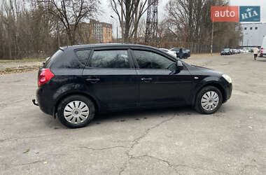 Хэтчбек Kia Ceed 2008 в Днепре