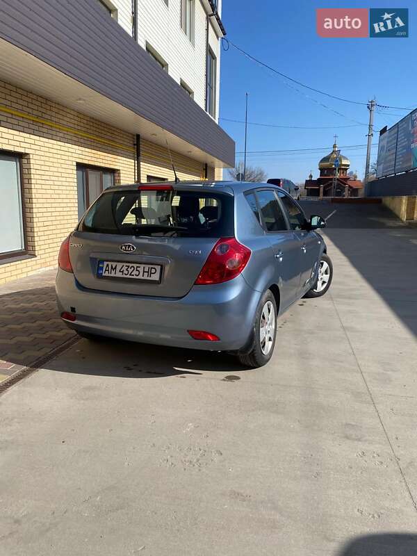 Хэтчбек Kia Ceed 2009 в Бердичеве