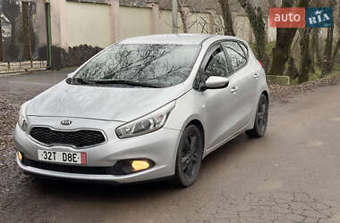 Хэтчбек Kia Ceed 2013 в Мукачево