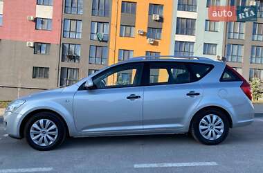 Универсал Kia Ceed 2009 в Ровно