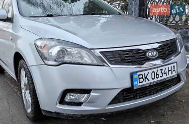 Универсал Kia Ceed 2012 в Ровно