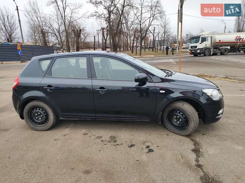 Универсал Kia Ceed 2010 в Кривом Роге фото 4 Универсал Kia Ceed 2010 в Кривом Роге